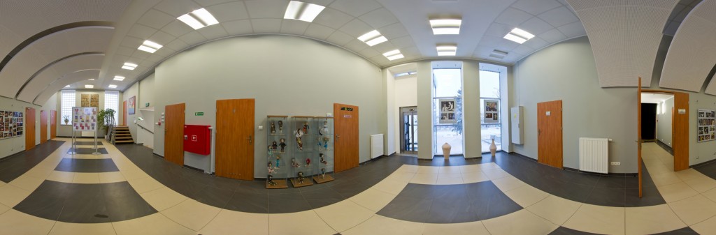 zdjęcie korytarza na piętrze w MCK Bełchatów
